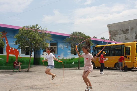 ���Ϲ��I(y��)��W(xu��)��(j��ng)��(j��)�Q(m��o)�׌W(xu��)Ժ����ϵ�P�h�������ж������������(sh��)�`�(du��)������ʡƽ�ɽ���P�hѦ���(zh��n)���Ӝϴ���ӢС�W(xu��)�_չ֧�̻�����e�k��ӢС�W(xu��)��һ��Ȥζ�\(y��n)�ӕ���׌�W(xu��)���w���W��ƥ�˾������D�����K��ِ��