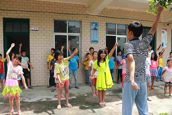 �V�|�t(y��)�ƴ�W(xu��)��΢�m���ġ�����F��ڏV�|ʡ�����������(zh��n)ͬ��С�W(xu��)֧�̣�־Ը�߽�ͬ��С�W(xu��)�W(xu��)���\��ǰ�������Ԝp���\�ӂ�����