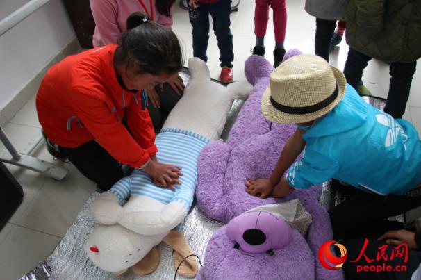 �V�|�t(y��)�ƴ�Wů�L�Ї�־Ը����꠵��Ĵ�ʡ�����ݿ����h�����l(xi��ng)���ʹ��_չ����־Ը�������̺��ӂ��ƌW�\�ӣ��p���\�ӓp������ᘌ��\�ӳ�Ҋ�܂���r���ڼ����Ծȼ������D�麢�ӂ����ò�ż�����ķΏ��K�������ȼ��ȼ��������F��ṩ��